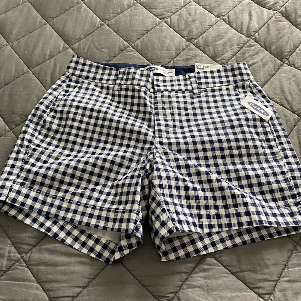 Old Navy Mid-Rise Everyday Shorts